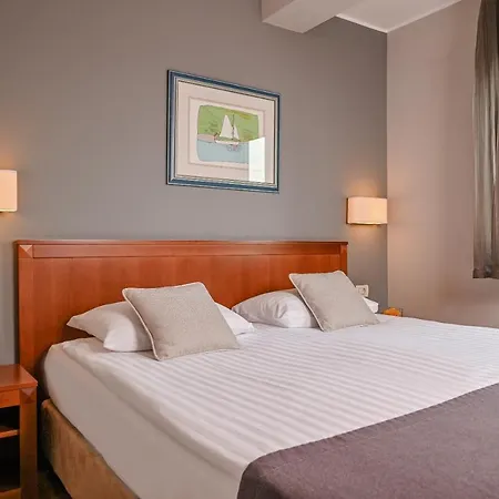 Laurus - Liburnia 4*