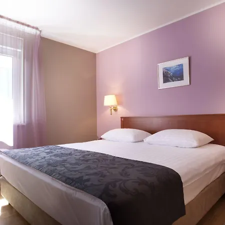 Laurus - Liburnia 4*