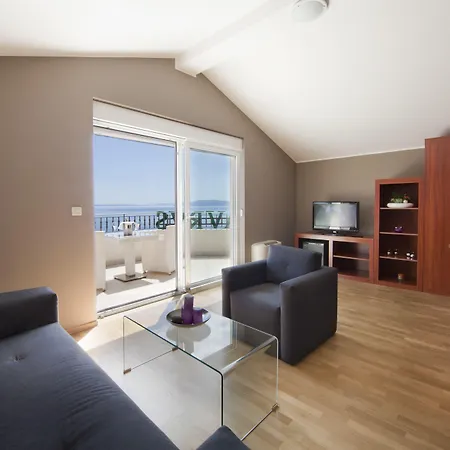 Laurus - Liburnia אופטיה