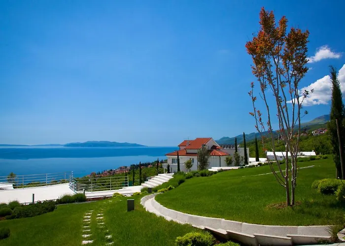 Laurus - Liburnia オパティヤ