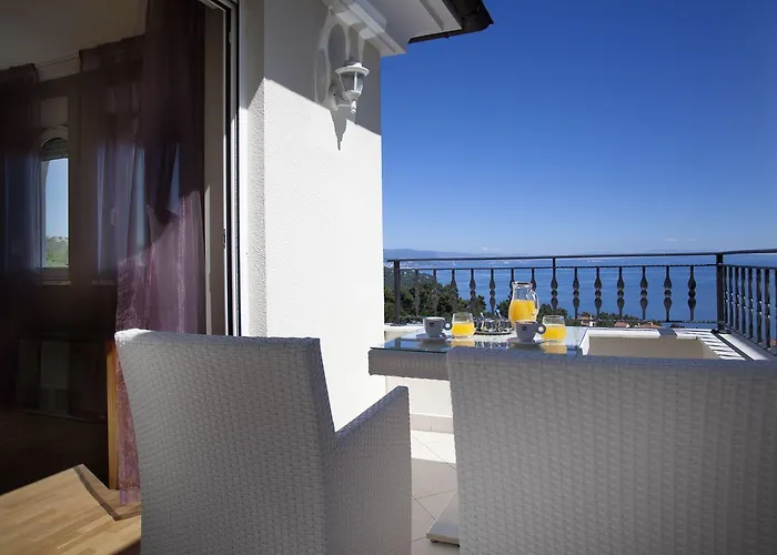 Laurus - Liburnia オパティヤ