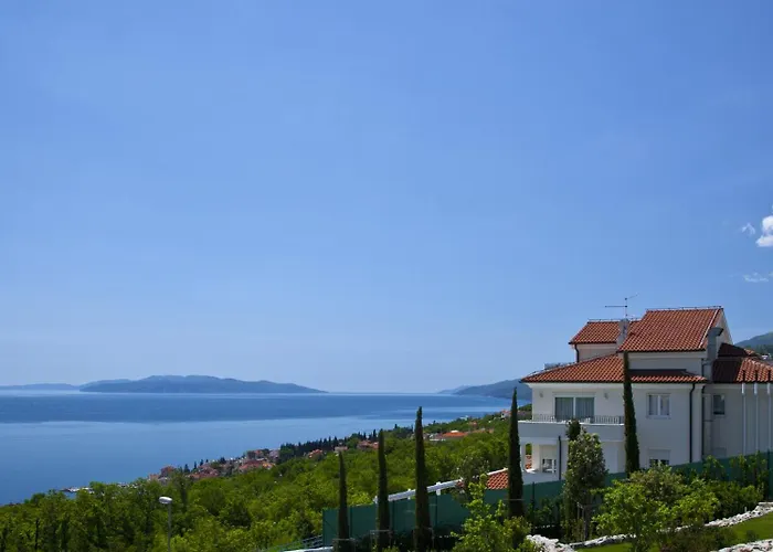 Laurus - Liburnia 4*